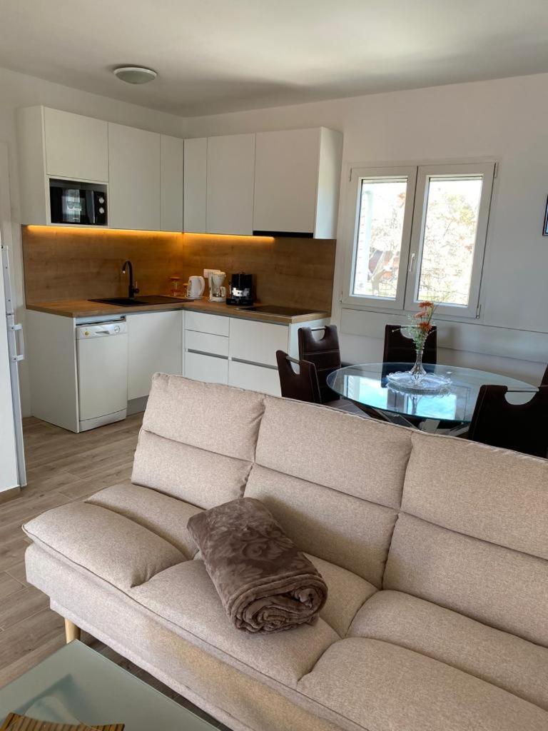 VACATION HOUSE BIBINJE ZADAR - Housity