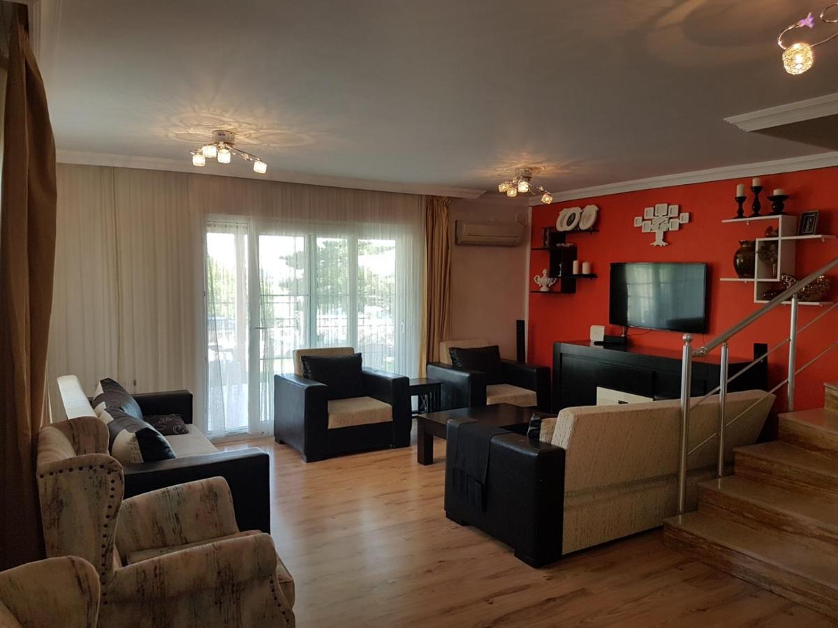 Suitetrails - Alaçatı'da Bahçeli 3+1 Villa
