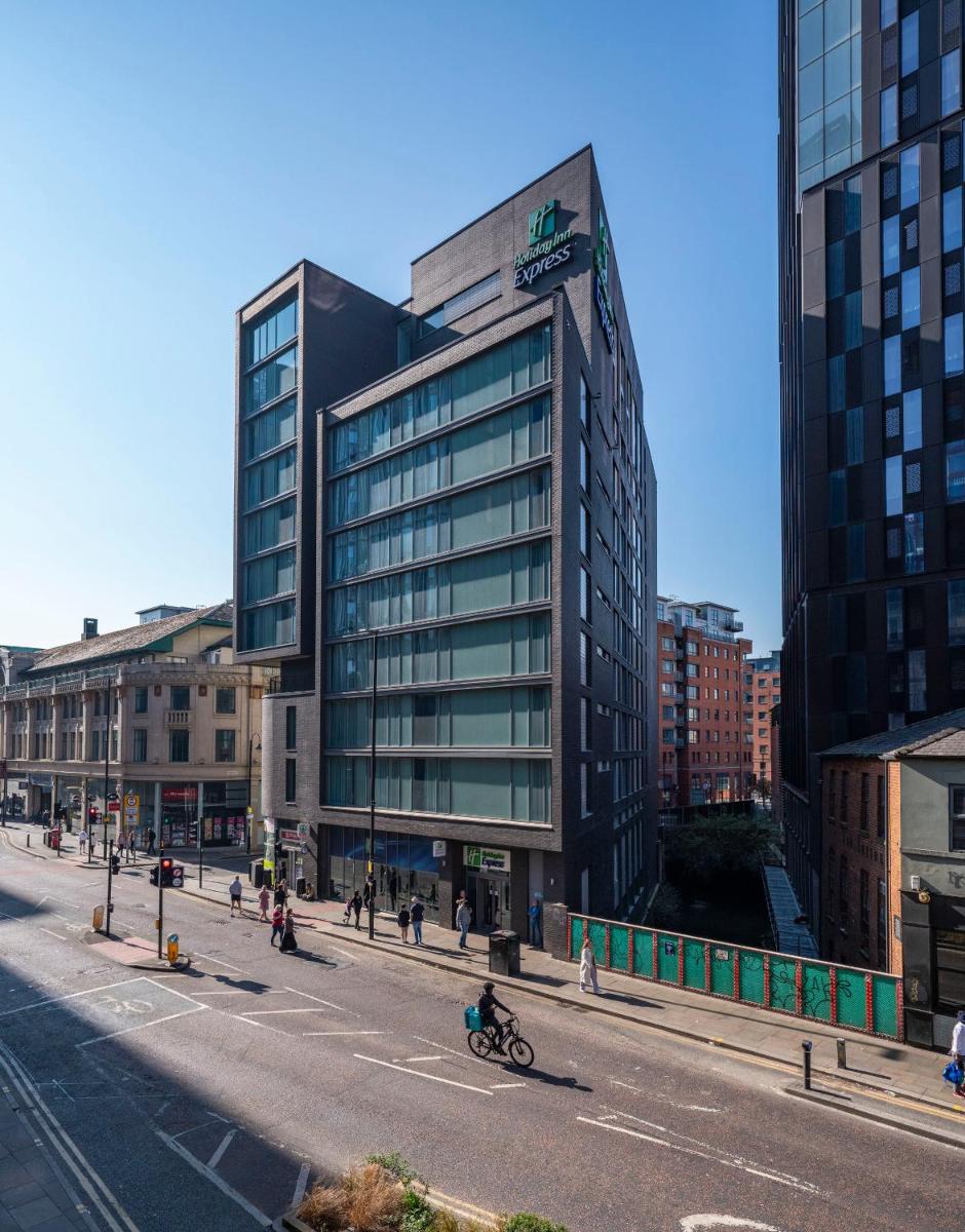 Holiday Inn Express Manchester City Centre, an IHG Hotel - Housity
