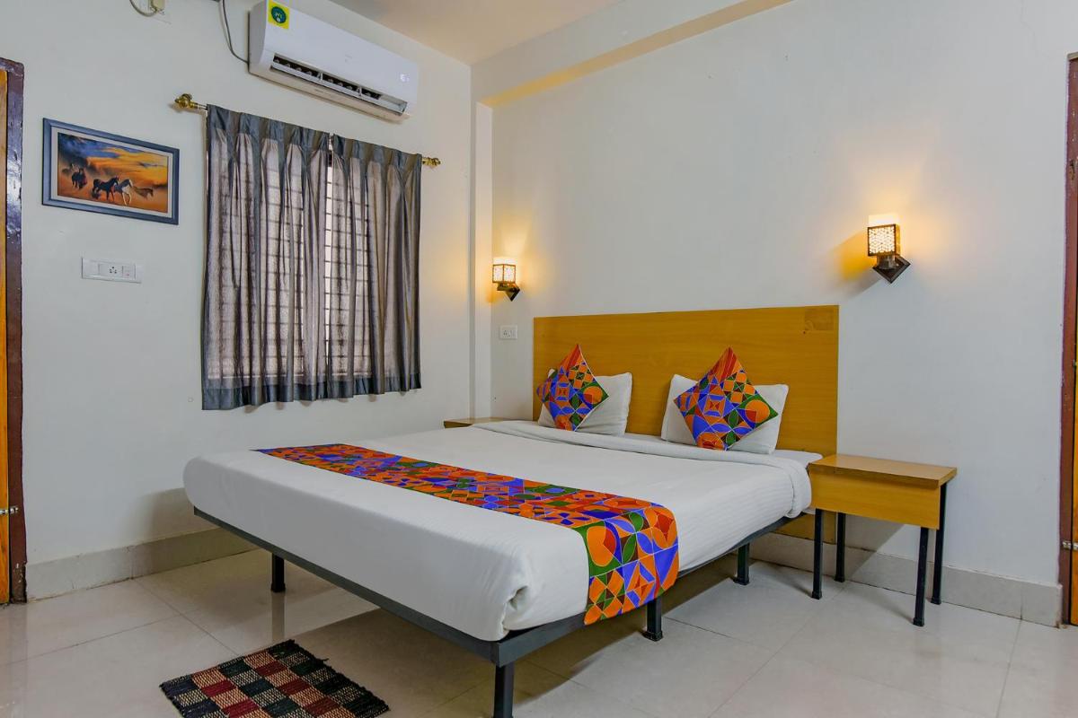 FabExpress Crystal Stay - Housity