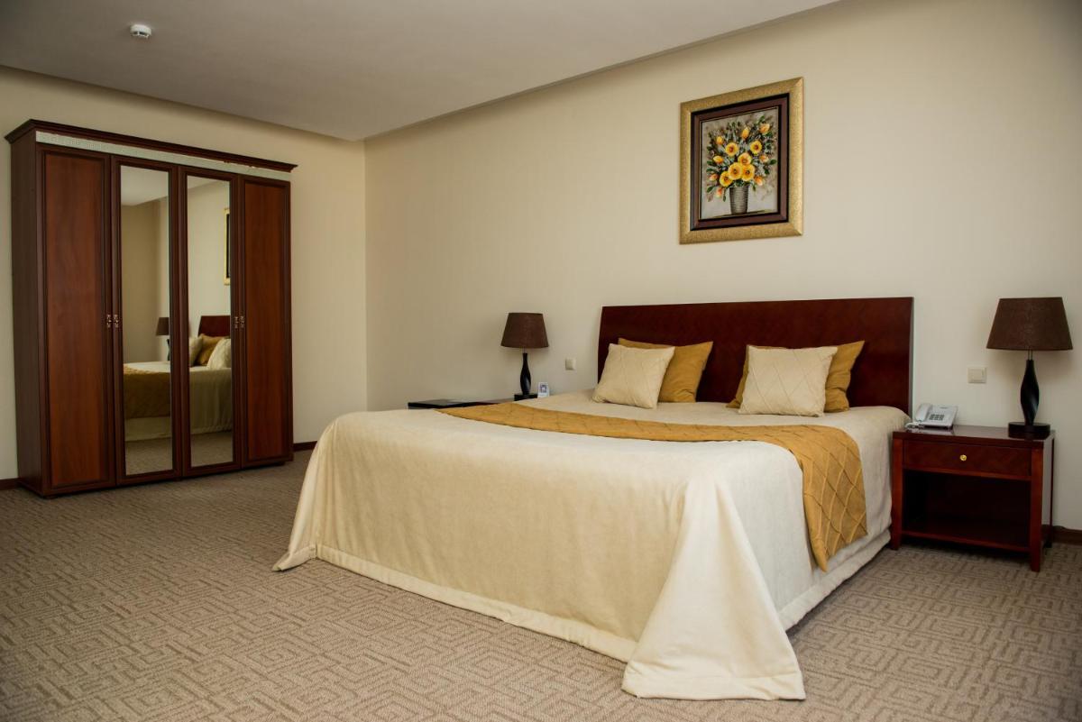 Tobol Hotel - Housity
