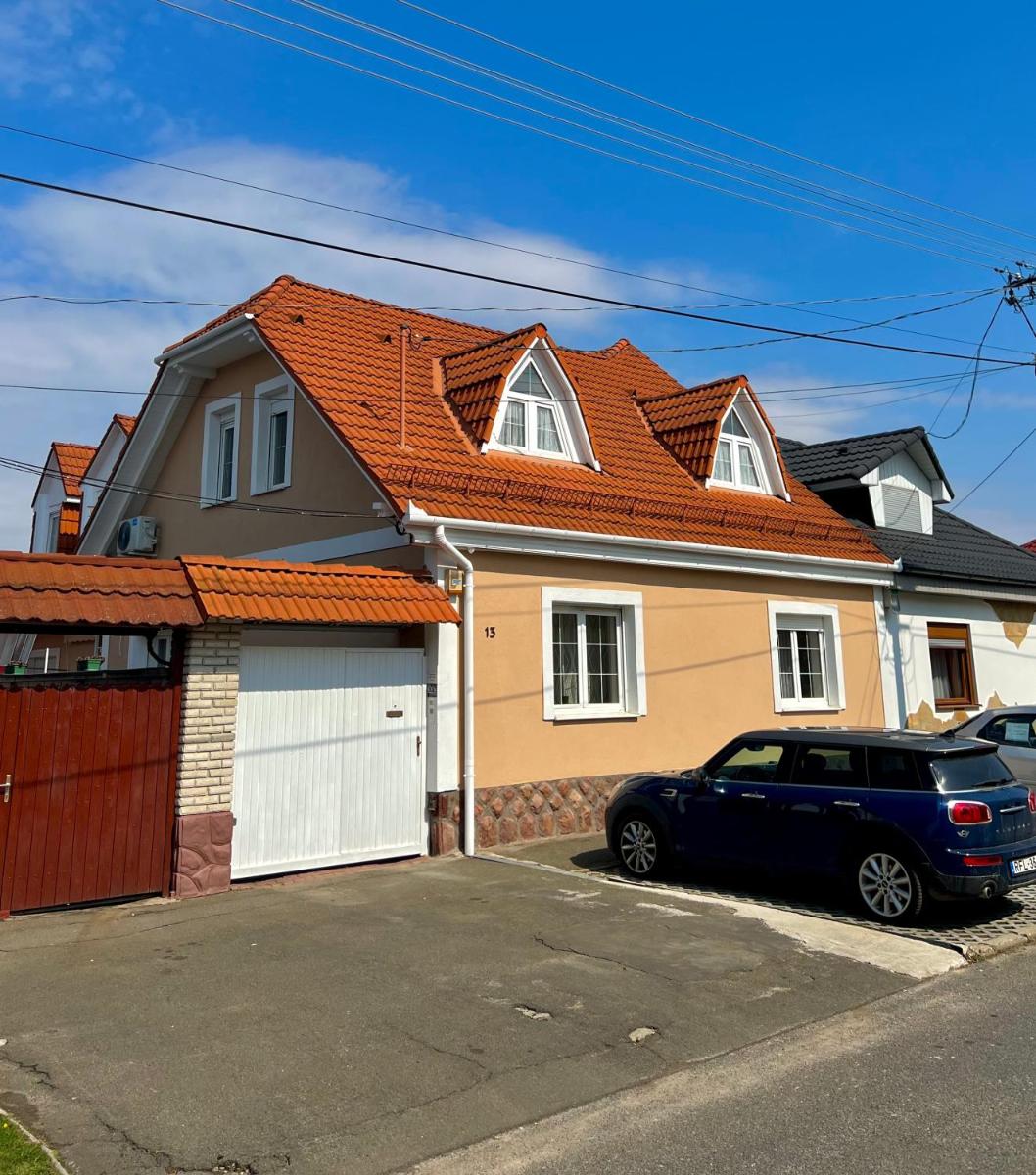 Vörösmarty Deluxe Vendégház - Housity