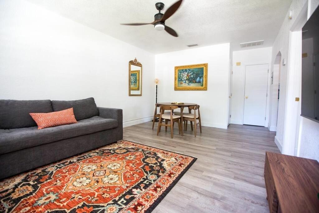 Historic home walking distance to everything 1 - Housity