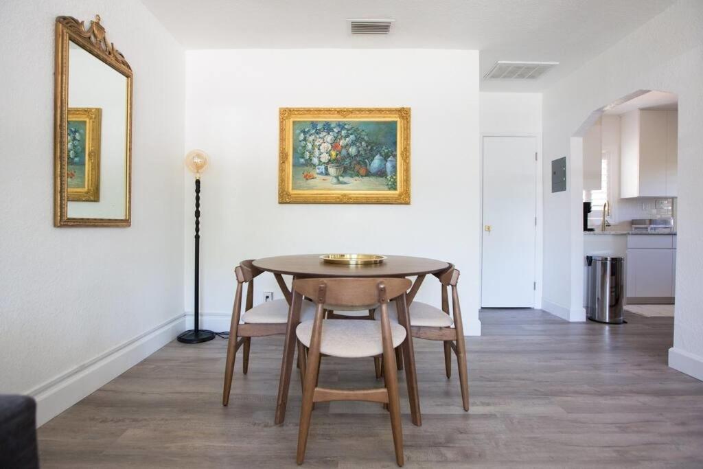 Historic home walking distance to everything 1 - Housity