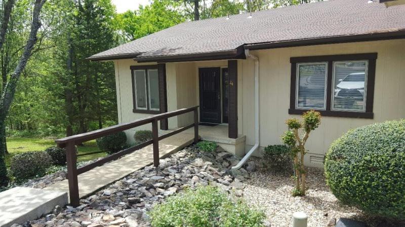 14624 - 24 Lindsay Lane - Housity
