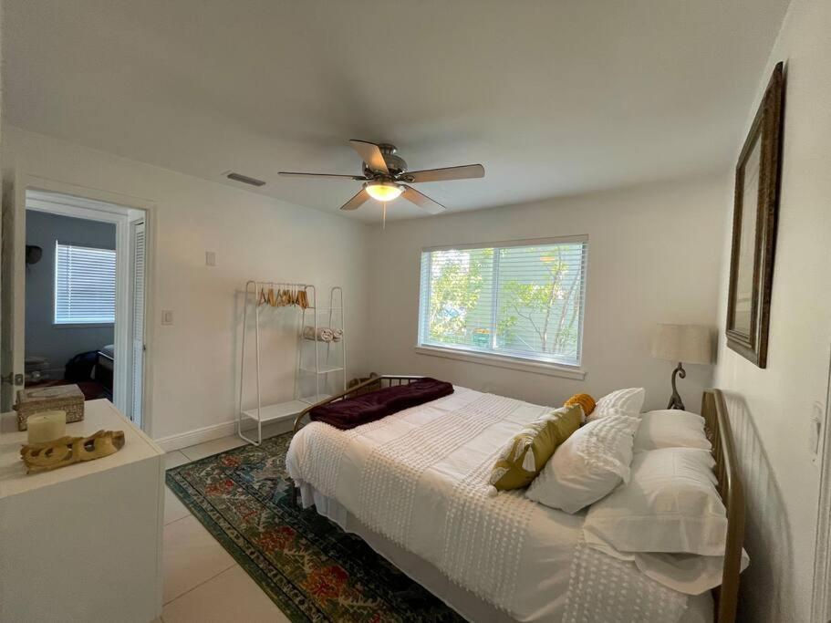 Jungle Cottage with luxury pool, hot tub and more! - Housity
