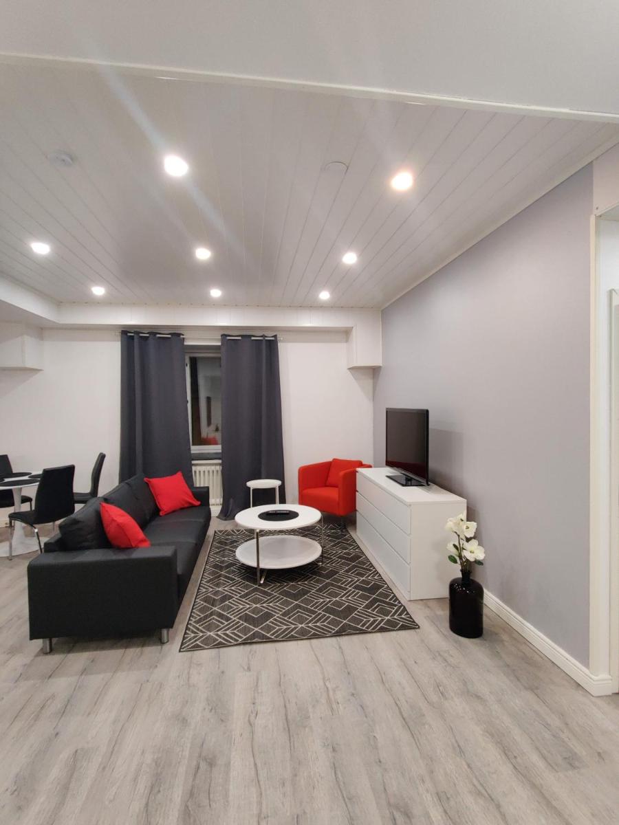 Alexi Apartments - Newly Renovated Apt in the Heart of the City near to Railway Station and Nokia Arena - Housity