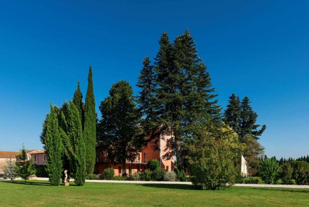 A bastide of authenticity in the heart of nature - by feelluxuryhdays - Housity
