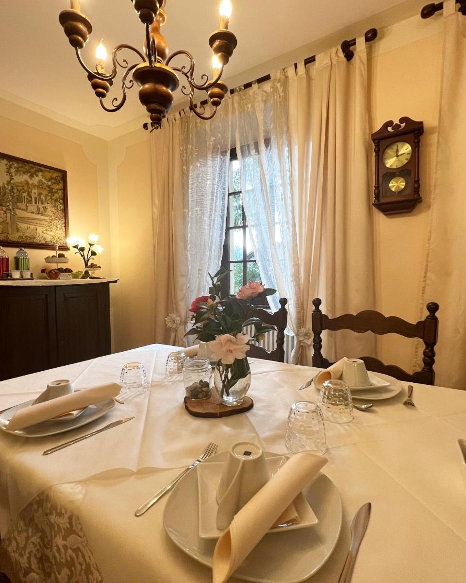 B&B Azalea - Housity