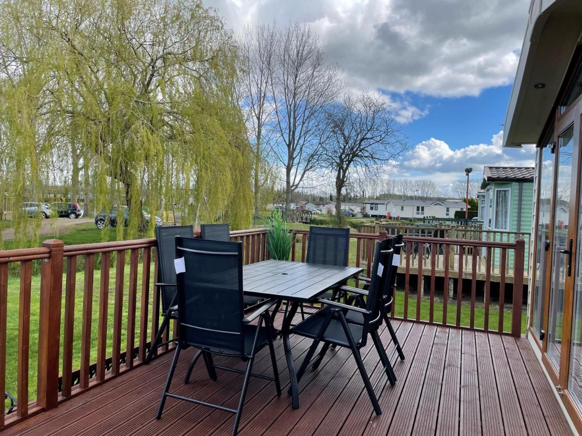 Beautiful 2 bedroom Helmsley Lodge - Housity