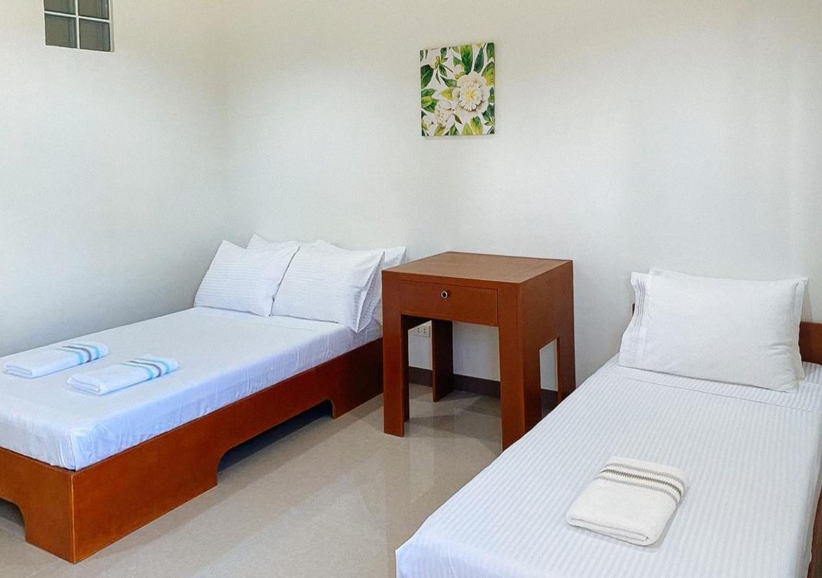 RedDoorz @ RGE Pension House near Kalanggaman Island - Housity