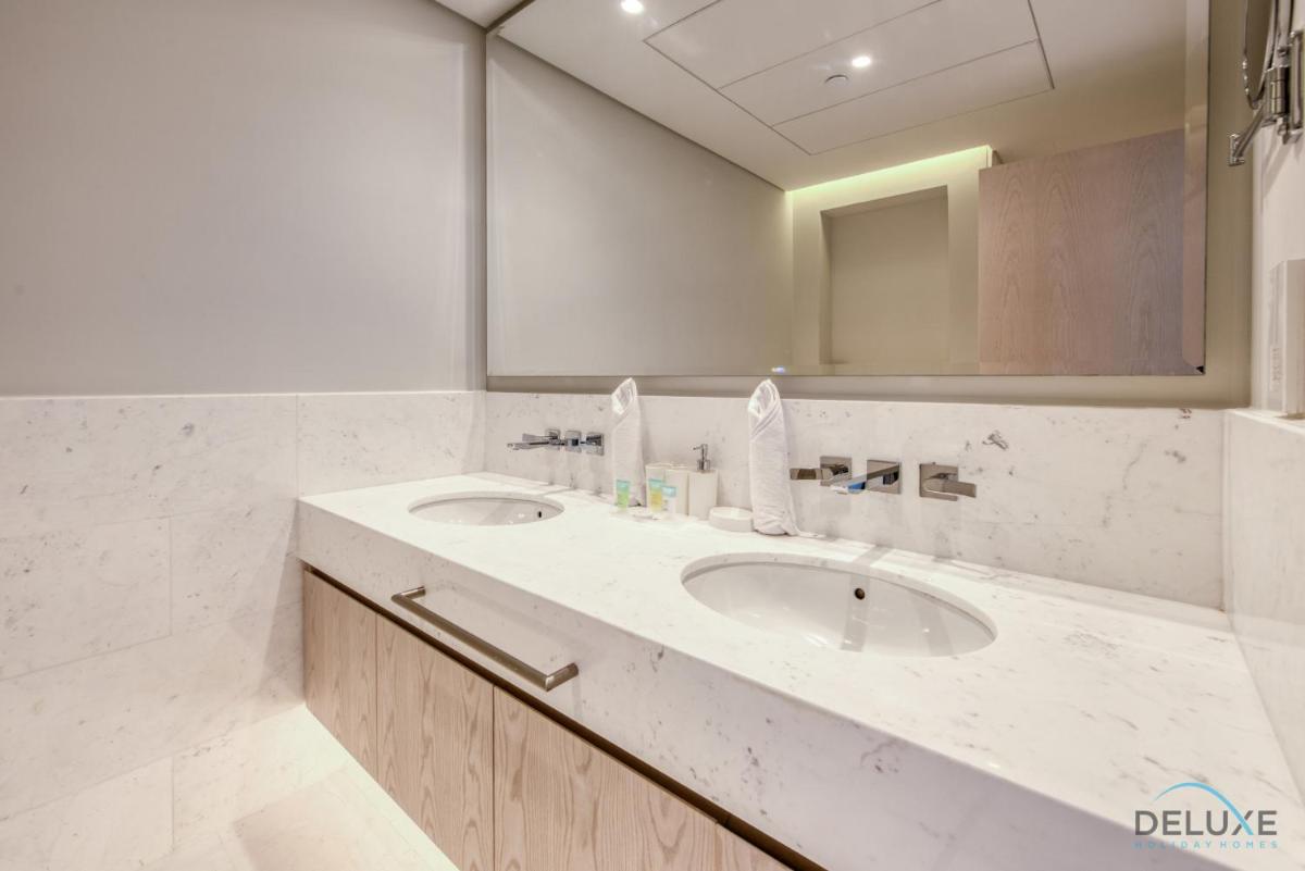 Opulent Studio at The Palm Tower Palm Jumeirah by Deluxe Holiday Homes - Housity