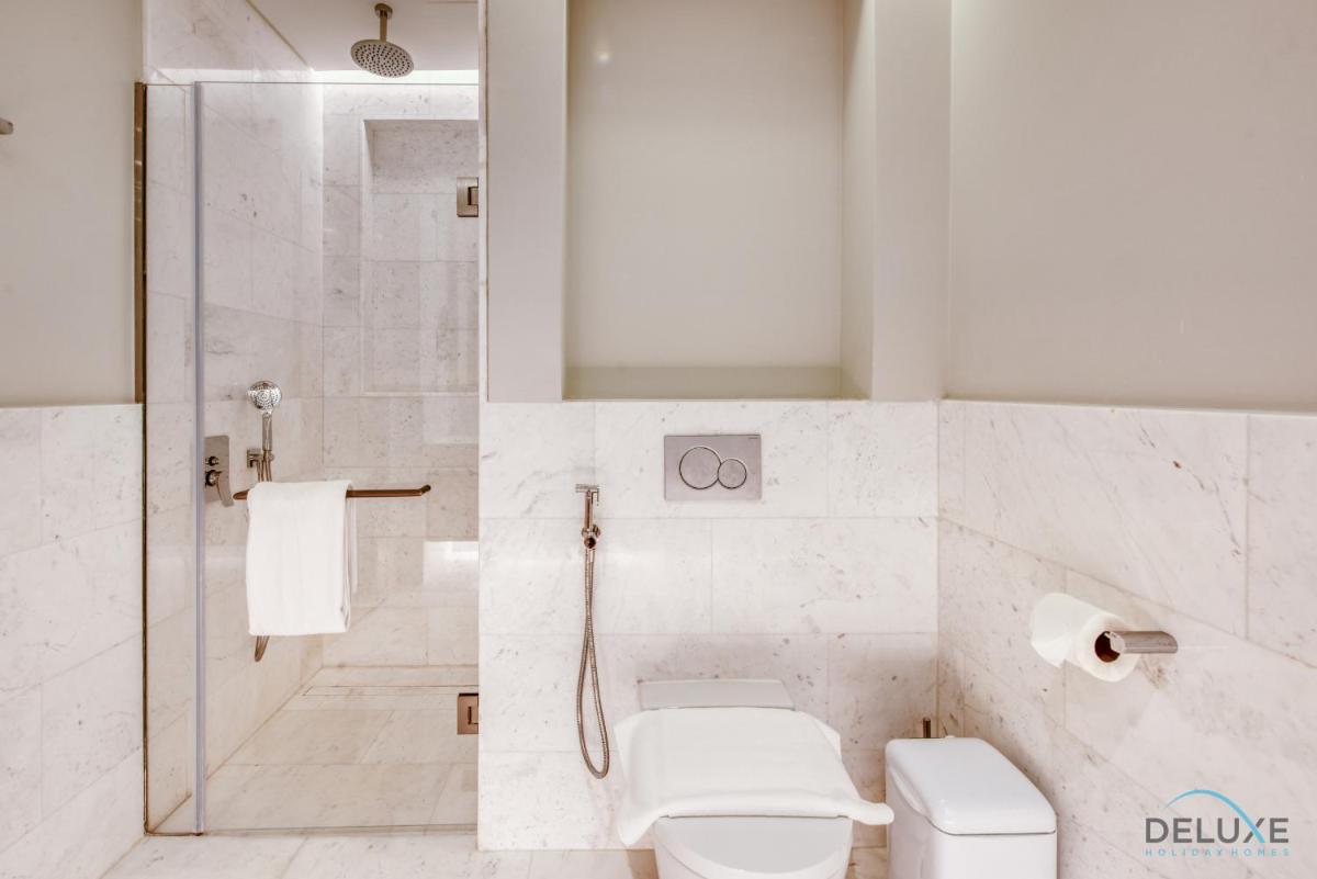 Opulent Studio at The Palm Tower Palm Jumeirah by Deluxe Holiday Homes - Housity