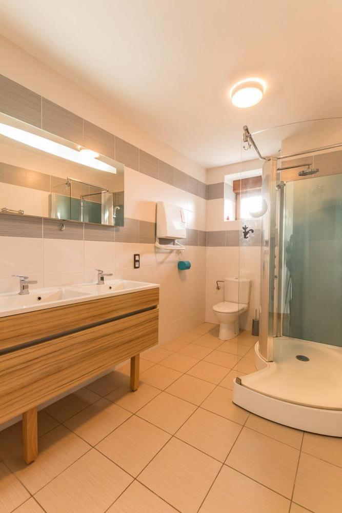 Champ Chequelin - Housity