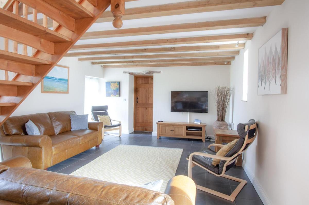 East Pilton Farm Cottage - 4 Bedroom Cottage - Rhossili - Housity