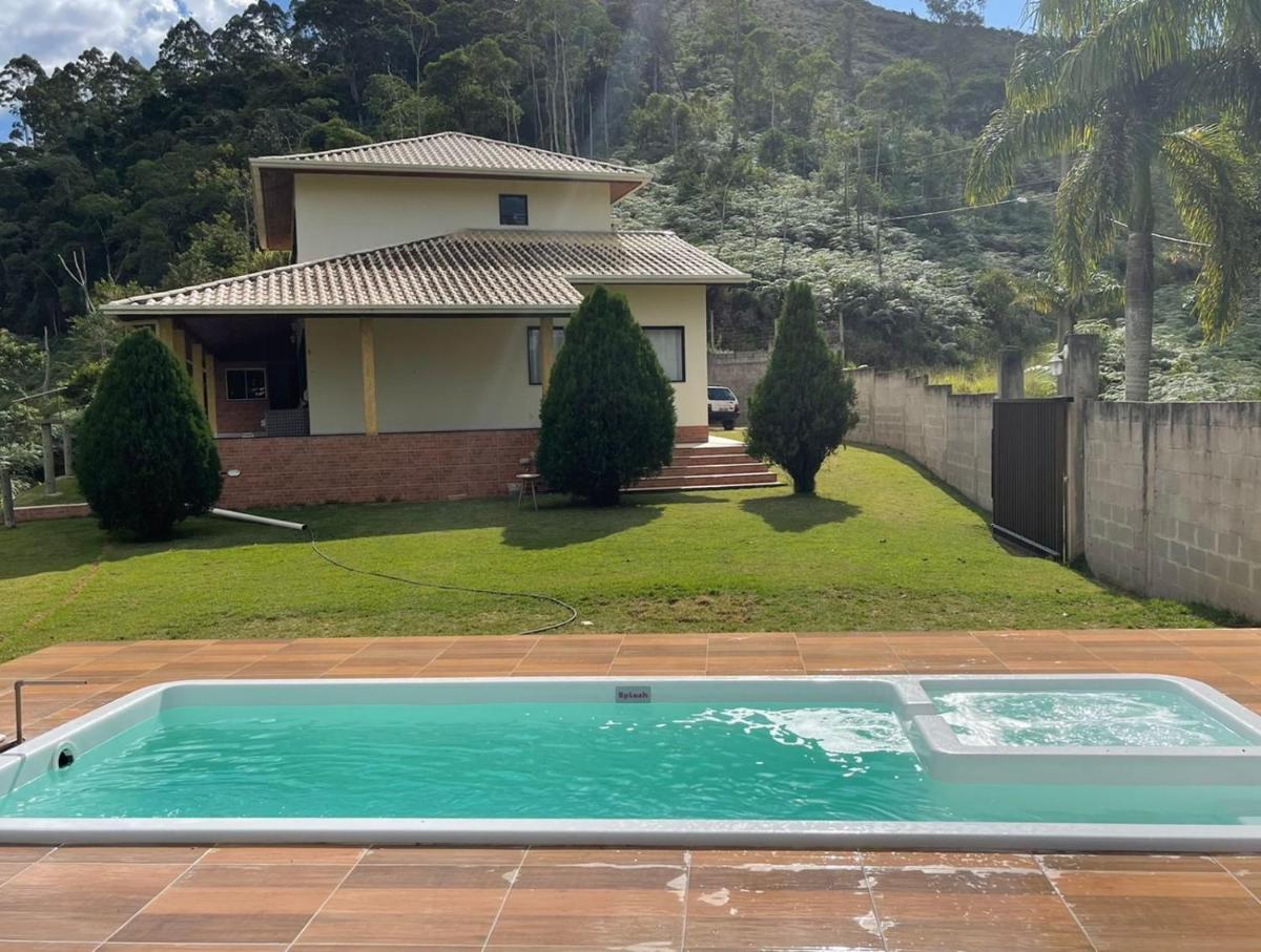 Região de Pedra Azul casa Amarela - Housity