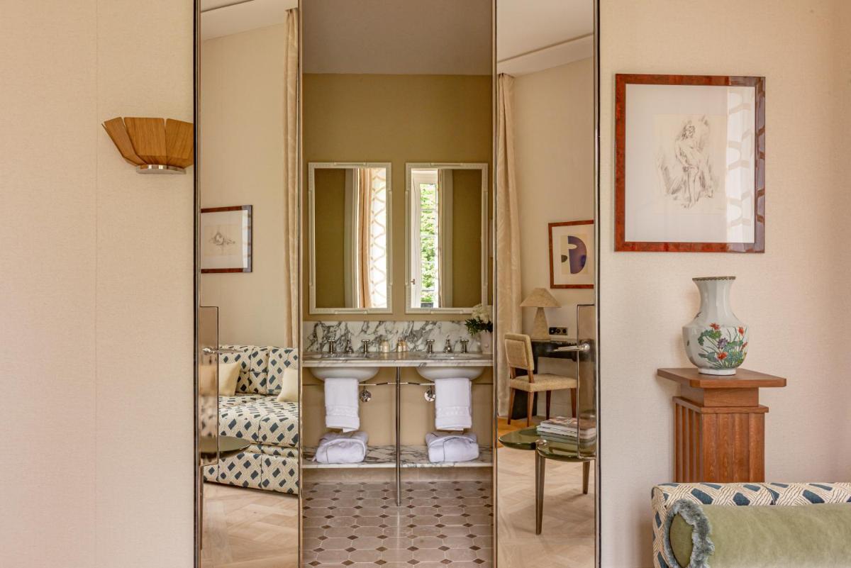 Coin salon dans l'établissement Saint James Paris