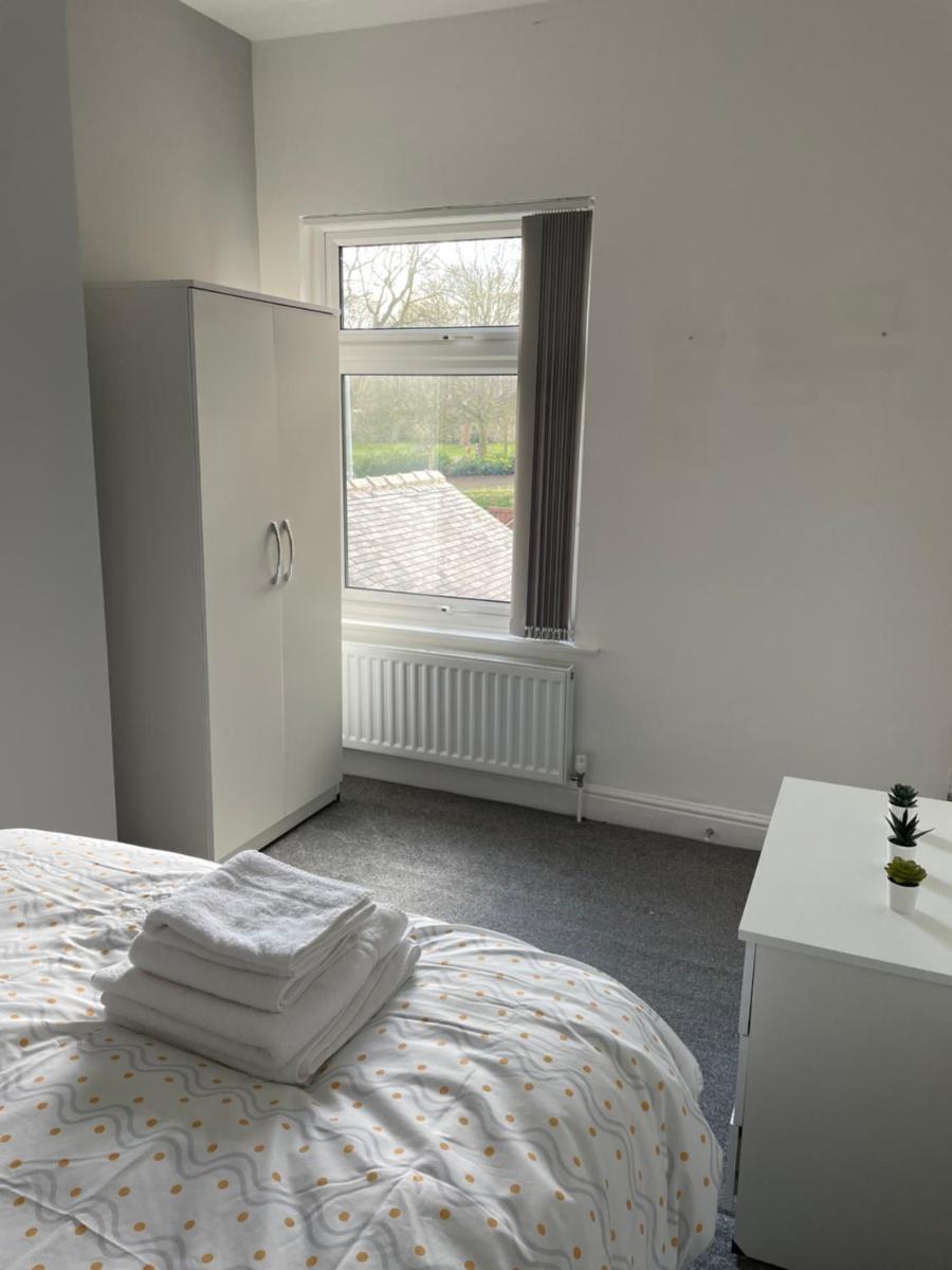 Modern House In Stoke on Trent - Housity