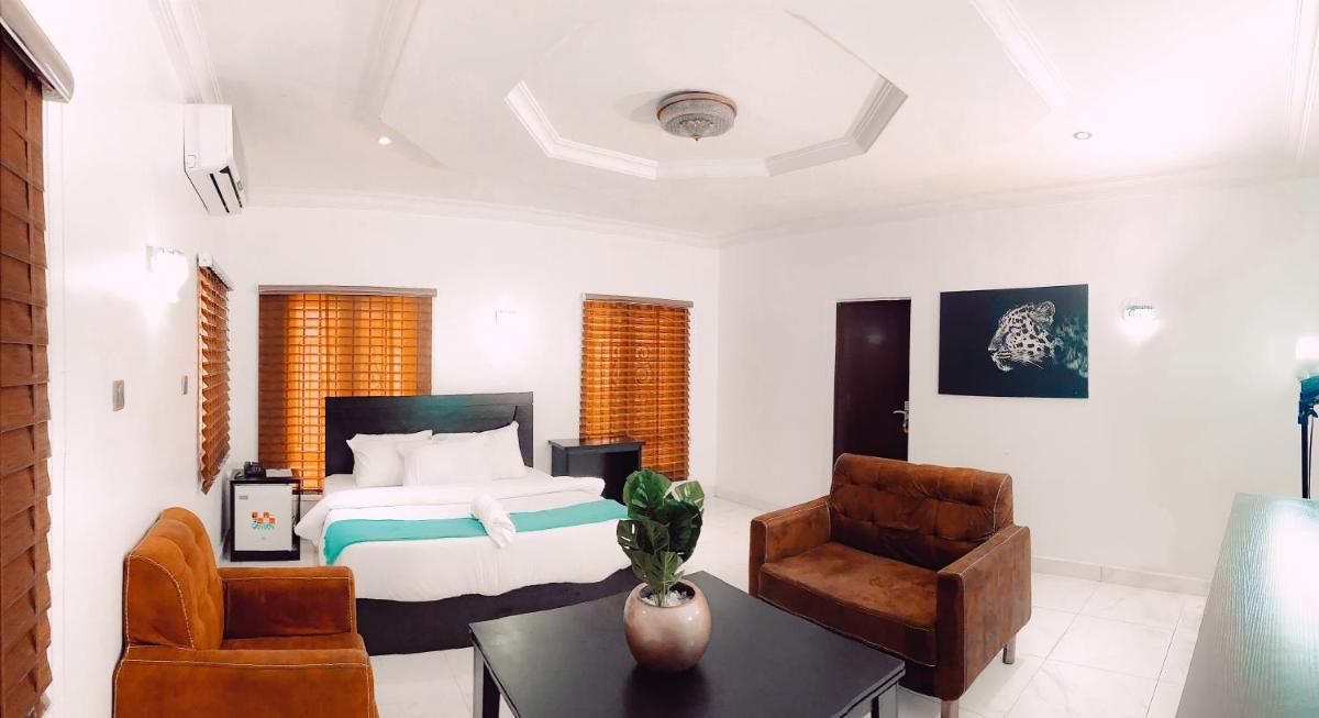 Royal Court Lounge & Boutique Hotel - Housity