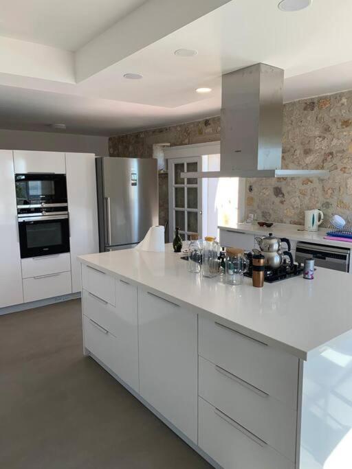 Suitetrails - Magnificent Stone House Villa 14 beds 7 en-suite rooms Çeşme (450 m2 6500 land)
