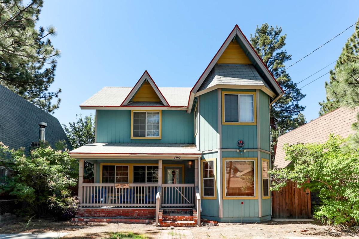 Idle Hours Inn - 1945 by Big Bear Vacations - Housity