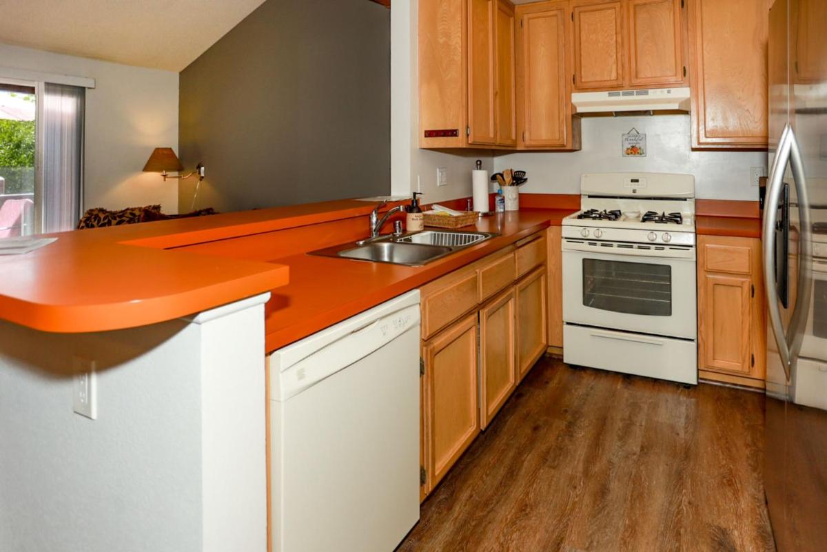 Cienega Getaway - 1952 by Big Bear Vacations - Housity