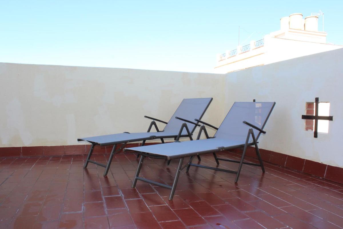 Brand new studio with terrace and BBQ close to city center - Housity