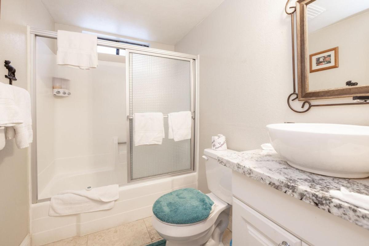 Mojave Getaway - 1958 by Big Bear Vacations - Housity
