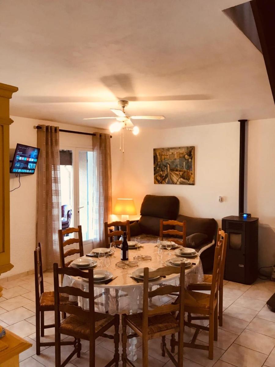 Charming House Near The Sea - Housity