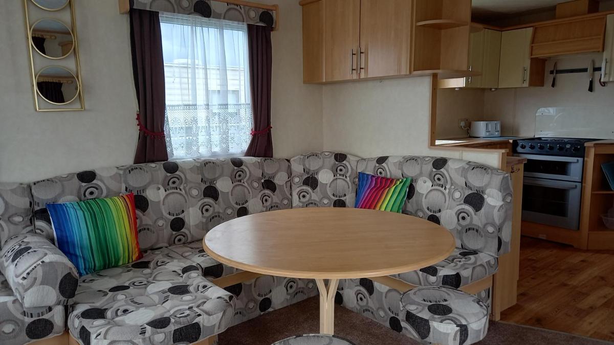 A&P Sheron Holiday Home - The Chase, Ingoldmells, Skegness - Housity