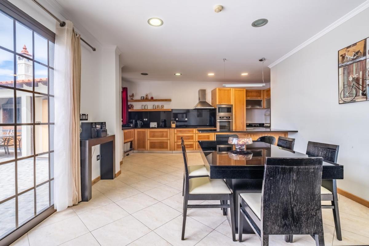 Ribeira Brava Splendid Home - Housity