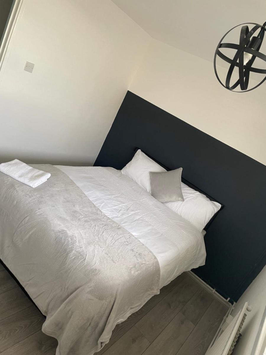 Dulwich Delight Panoramic View Apartment - Housity
