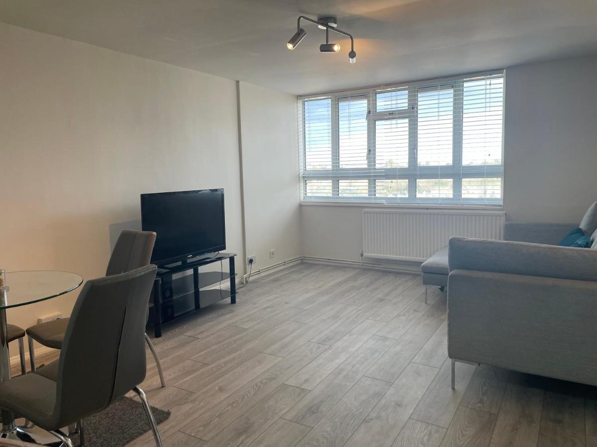 Dulwich Delight Panoramic View Apartment - Housity