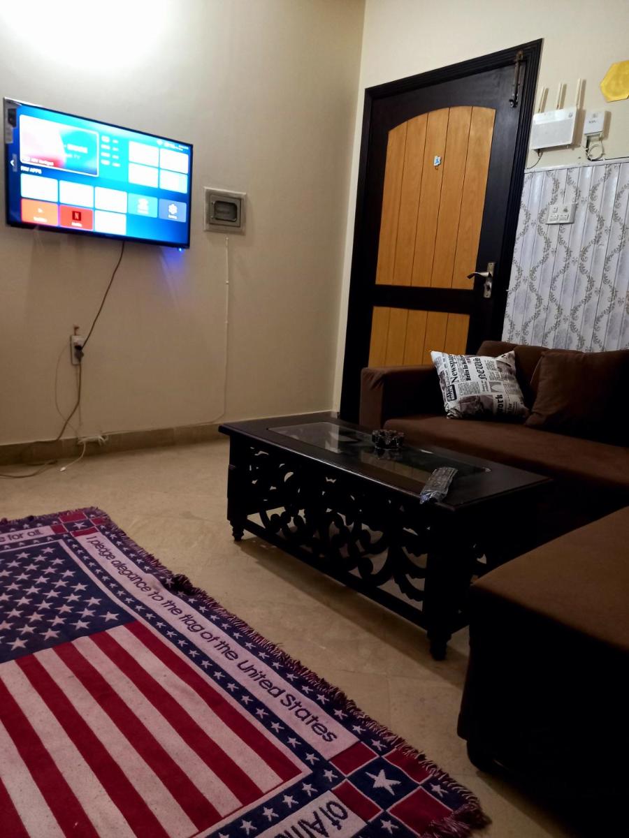 Relish Mountain View Fully Equipped 2 bedroom Airy Apt - Housity