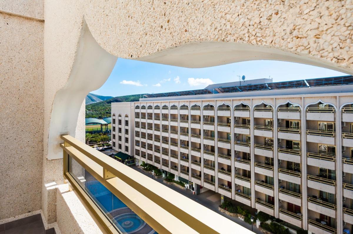 Edificio en el que se encuentra el apartahotel