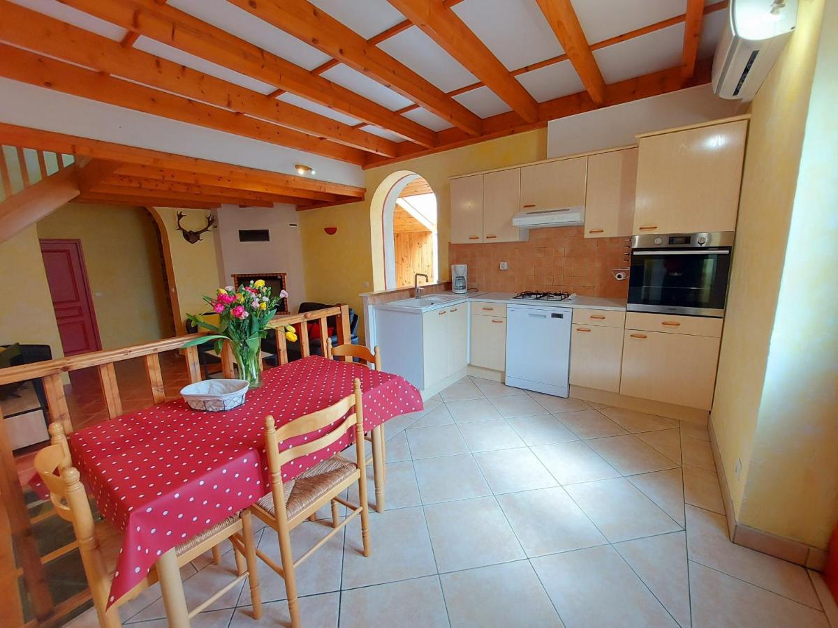 Gîte Montigné-le-Brillant, 3 pièces, 4 personnes - FR-1-600-80 - Housity