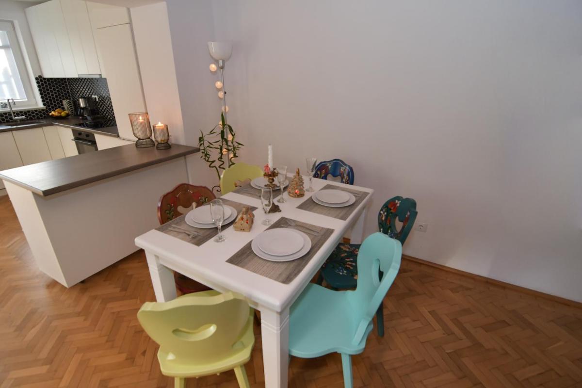 Kat's Lodge - Cozy 3 Bedroom House in Central Sighisoara - Housity
