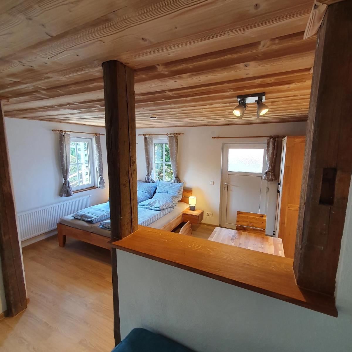 Alte Backstube - Ferienwohnung Hüttenstube und Ferienzimmer Auszeit - Housity