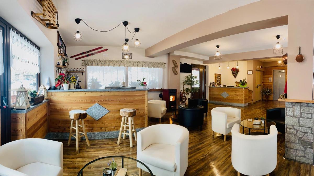 Hotel Piccolo Chalet - Housity
