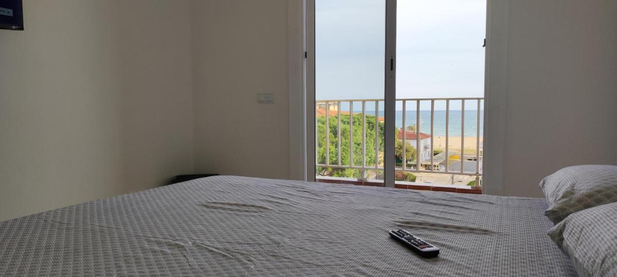 Acogedor estudio en la playa, con vistas al mar, y piscina comunitaria - Housity