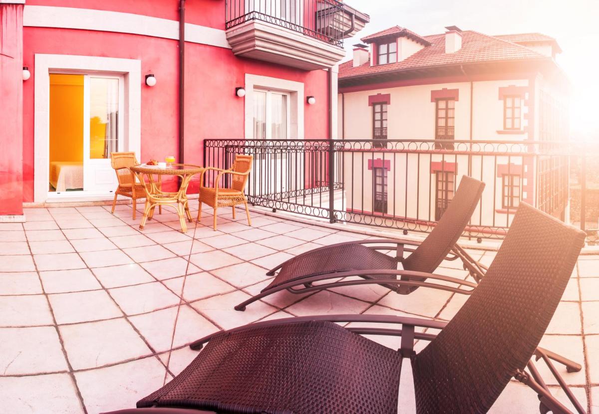 Un balcón o terraza de Silken Spa La Hacienda De Don Juan