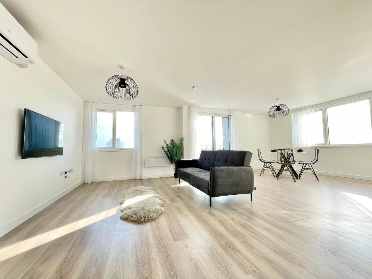 Bayard Plaza Penthouse Apartments by Elegance Living - Housity