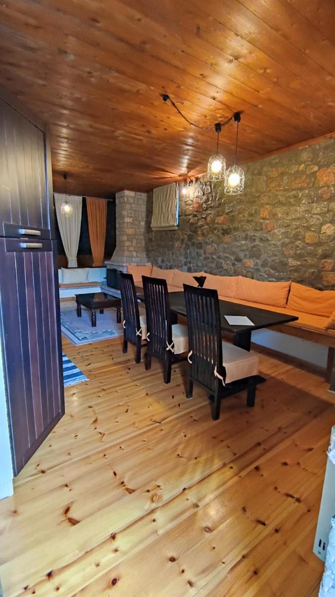 Traditional cozy apartments in Livadi Parnassos - Housity