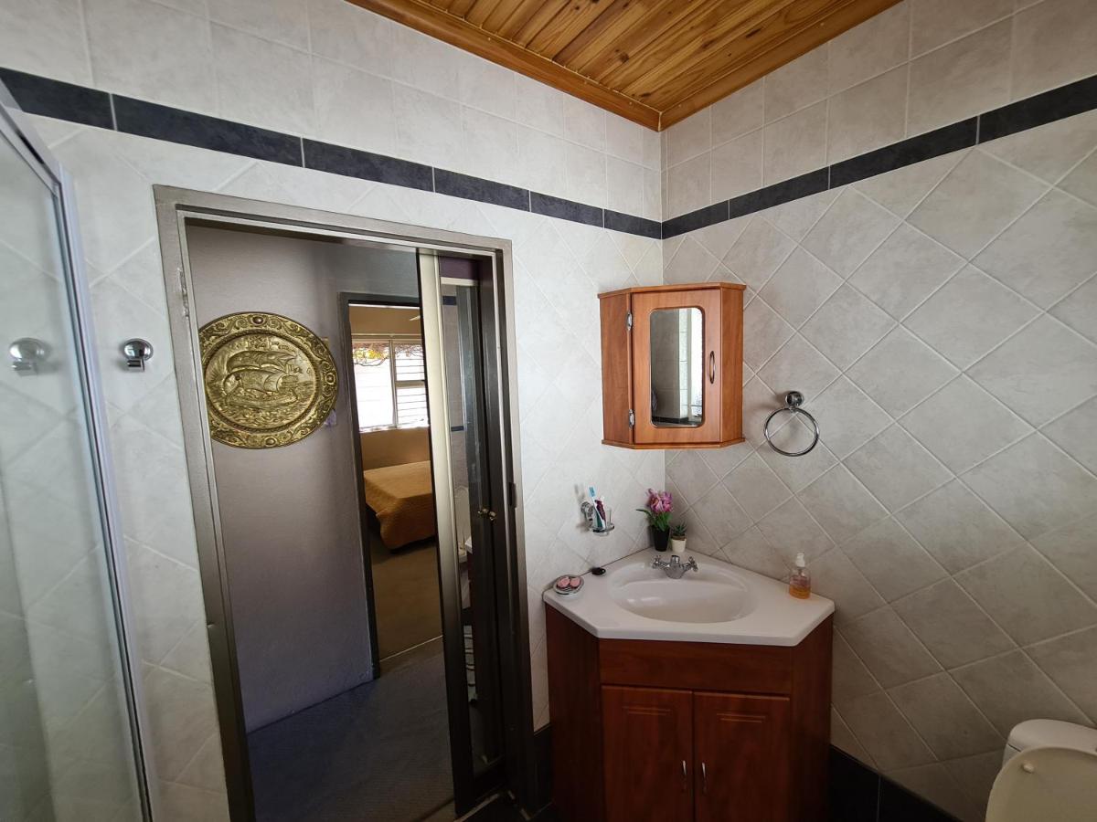 imran's guest house - Housity