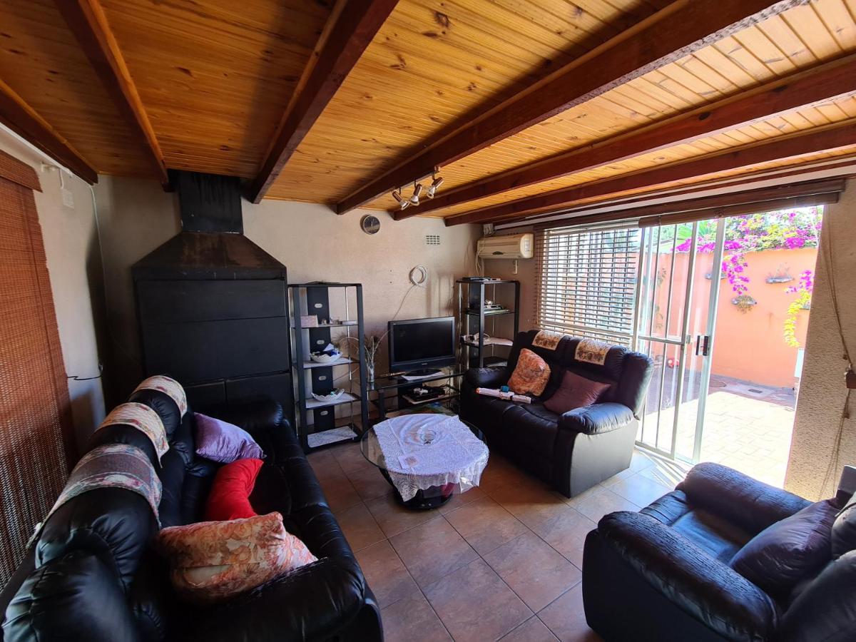 imran's guest house - Housity