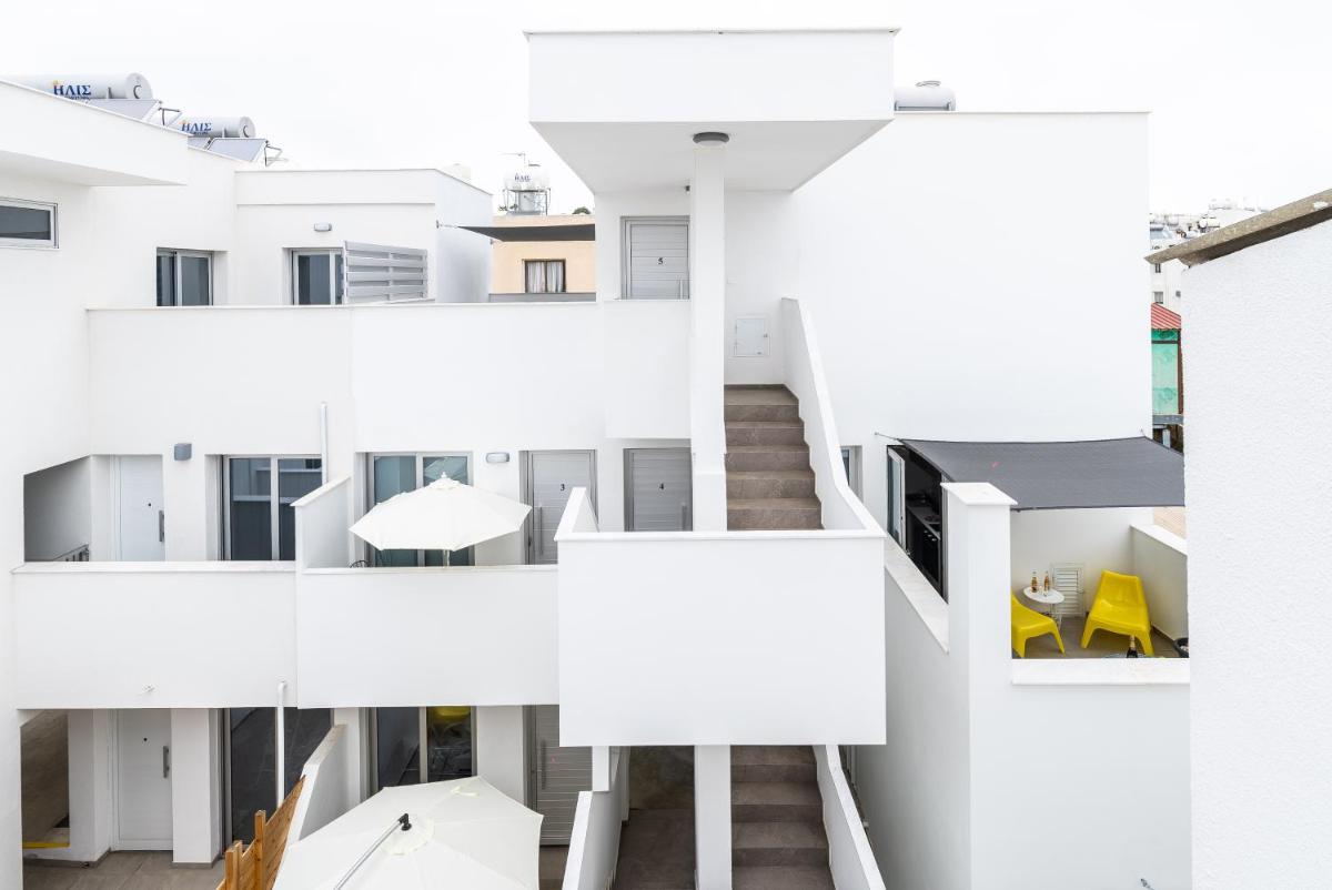 Spiros Luxury Apartments - Housity