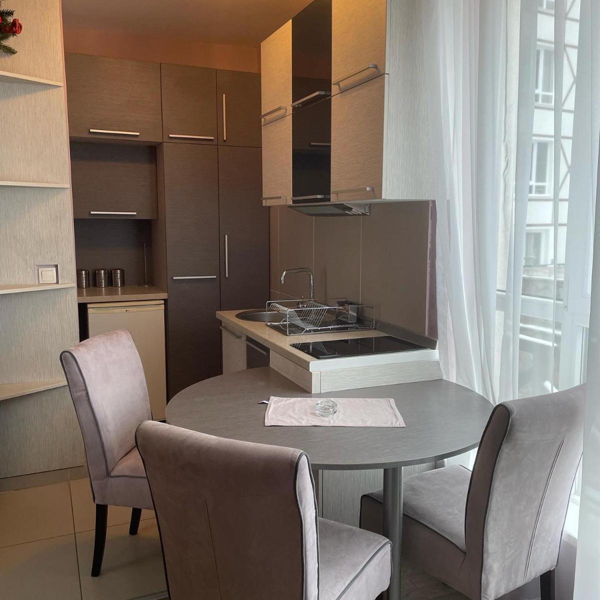 Kopaonik apartmani u Kraljevim Čardacima , Čar 27 i 6-13 - Housity
