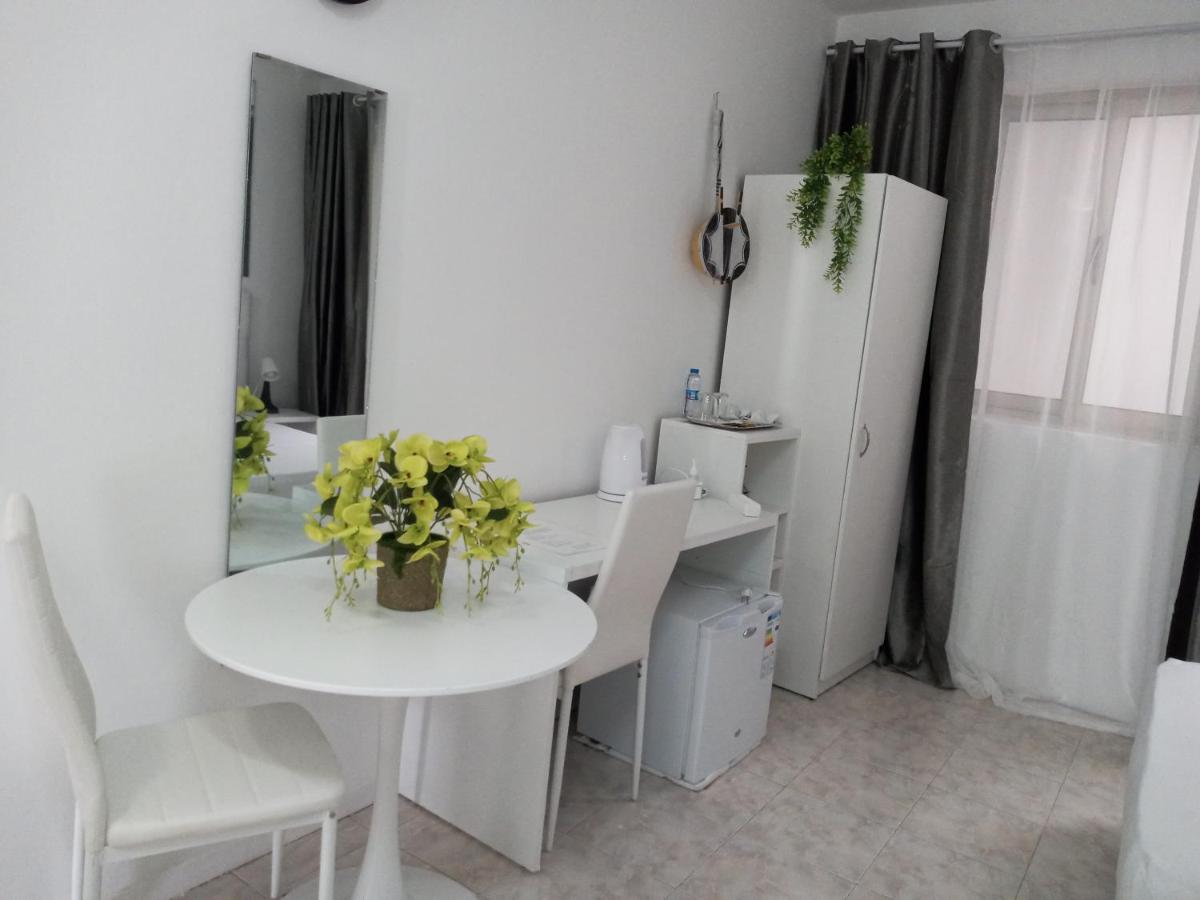 Ana Place - Housity