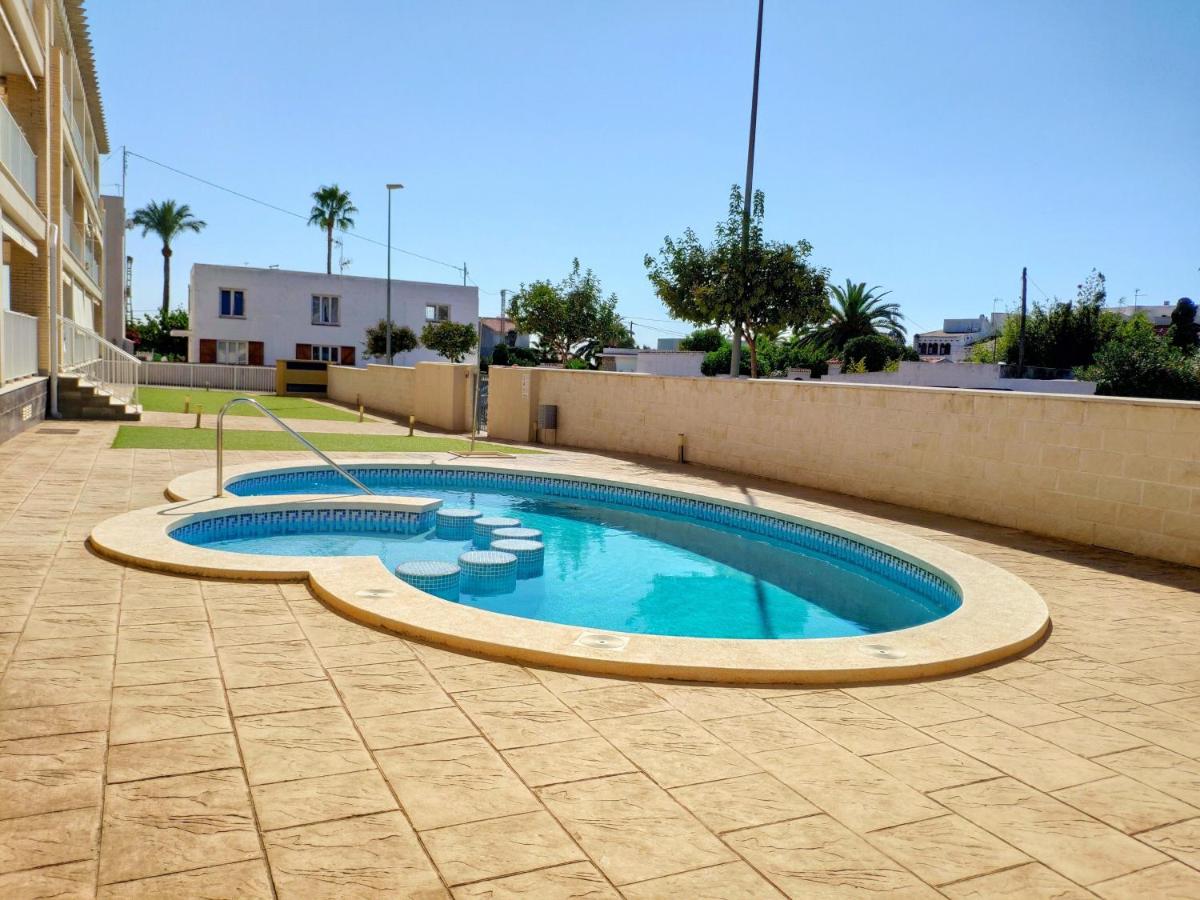 Apartament with shared swimming pool 50m from the beach - Housity