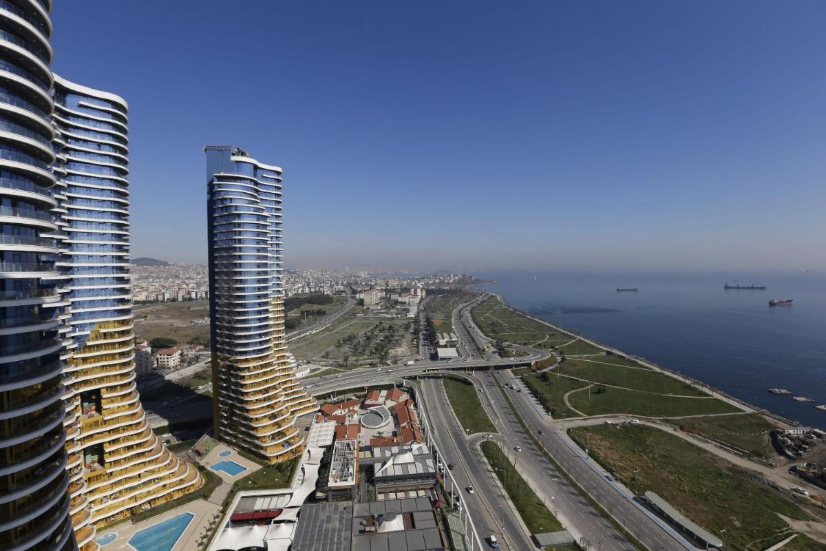 cvzxsaat With Breathtaking View in Kartal, Istanbul - Housity